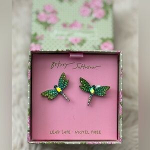 Betsey Johnson NIB Green Dragonfly Earrings for Spring Ready Mother’s Day